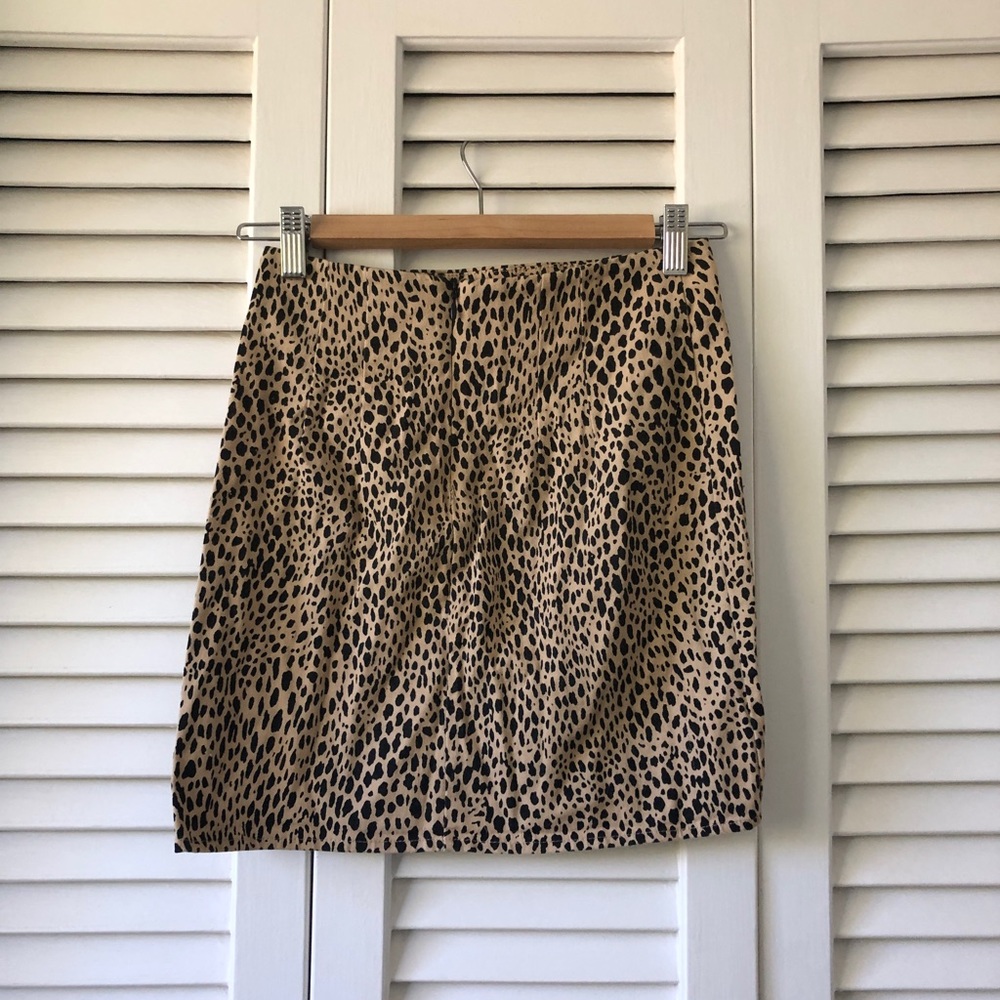 Brandy Melville Cheetah Print Skirt